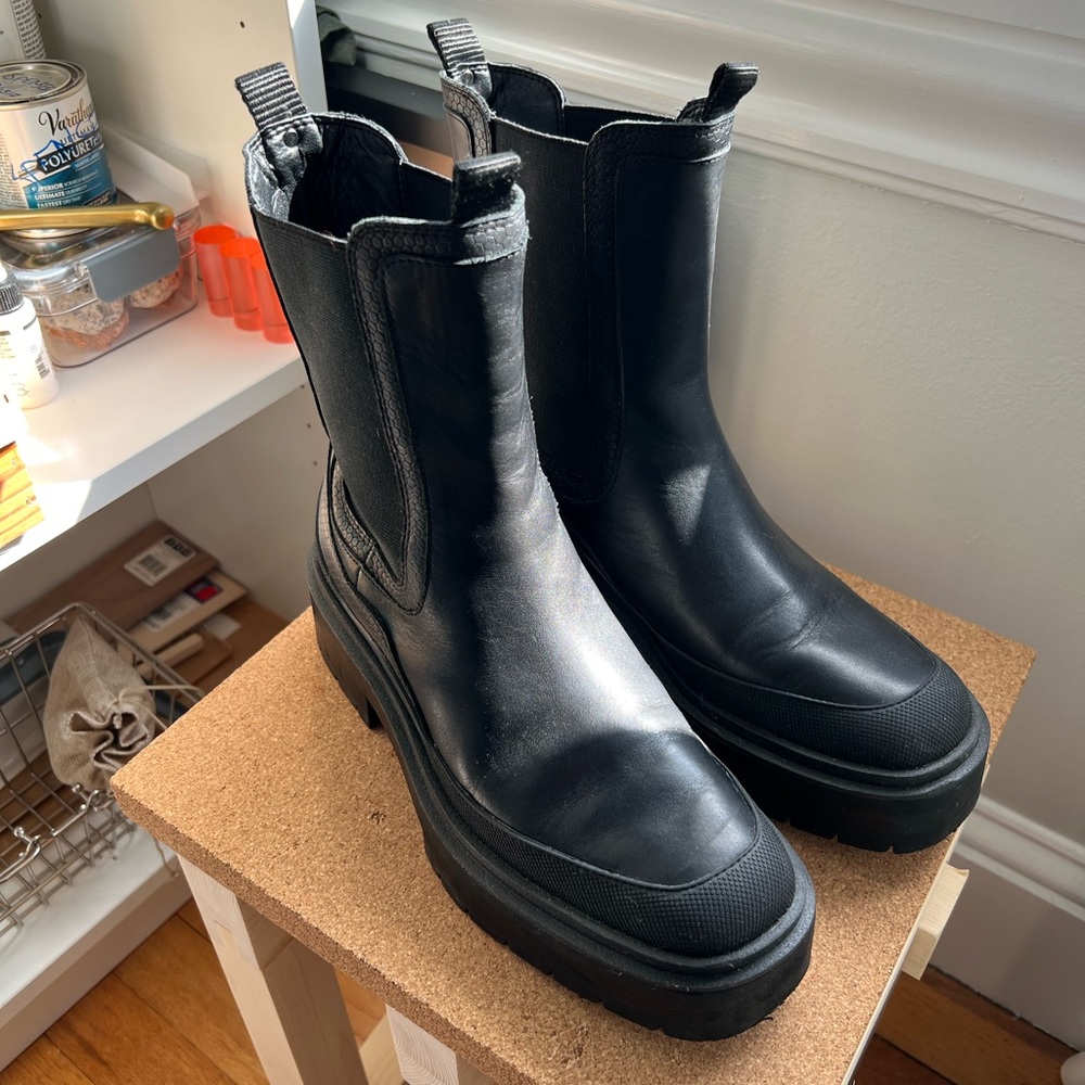 Sam Edelman Lulia Chelsea Boot